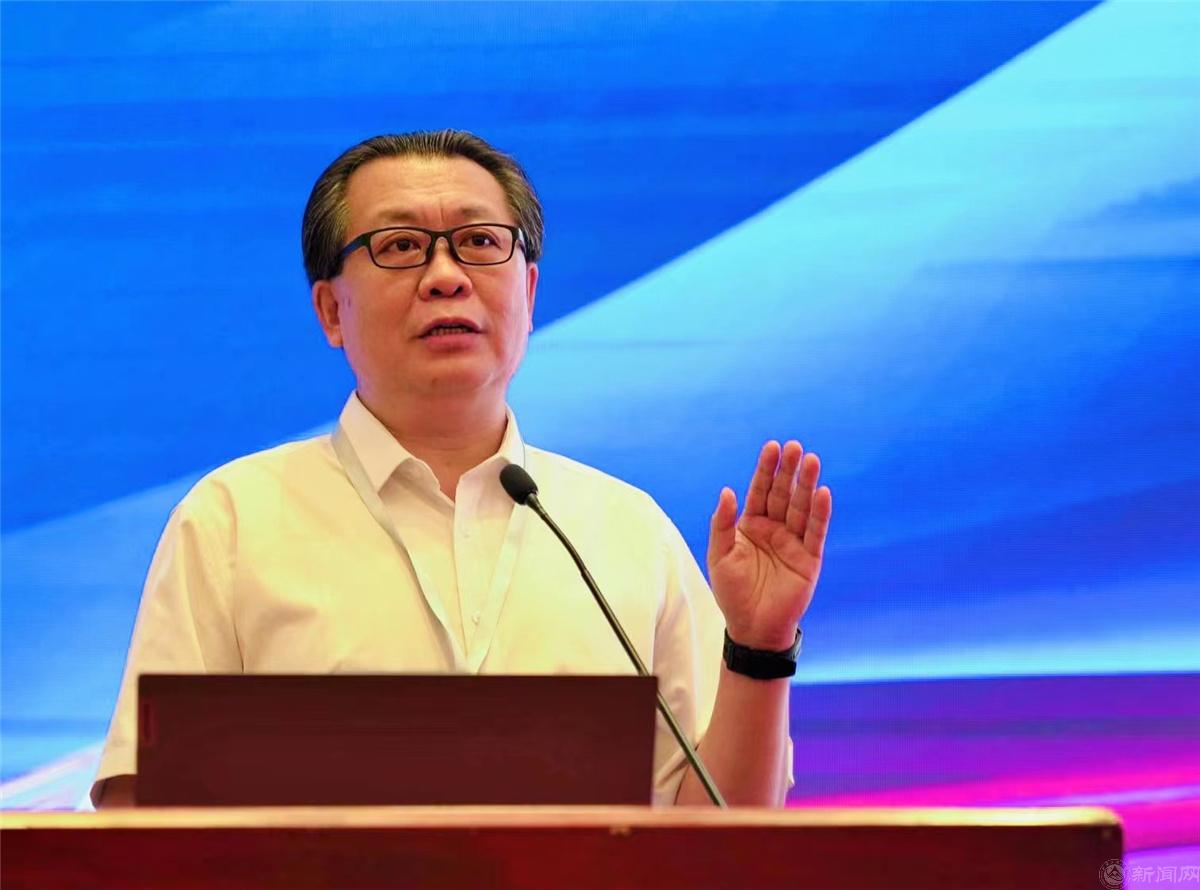 張校長_副本.jpg 張校長_副本.jpg